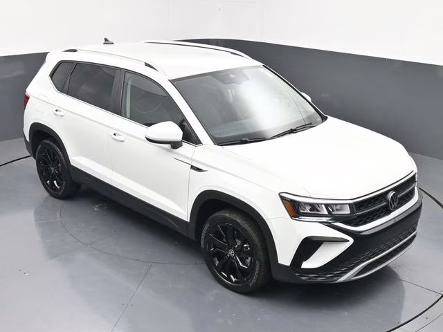 2024 White Volkswagen Taos 1.5T SE FWD SUV
