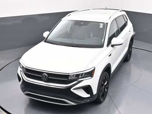2024 White Volkswagen Taos 1.5T SE FWD SUV