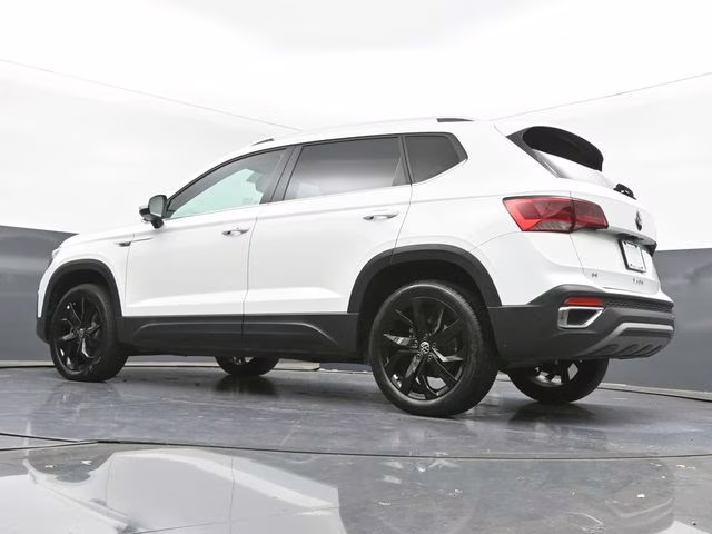 2024 White Volkswagen Taos 1.5T SE FWD SUV
