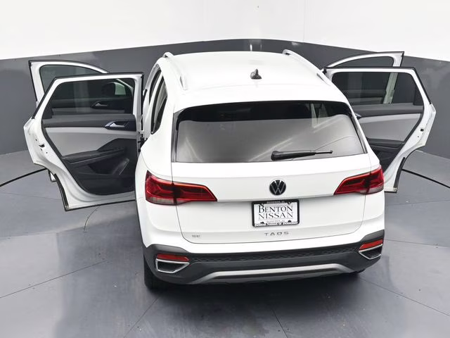 2024 White Volkswagen Taos 1.5T SE FWD SUV
