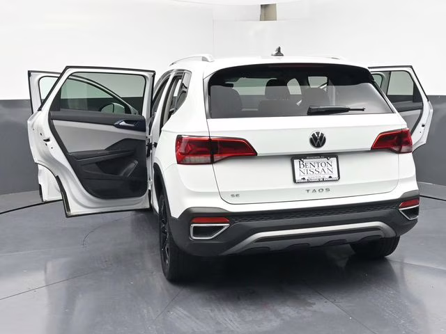 2024 White Volkswagen Taos 1.5T SE FWD SUV