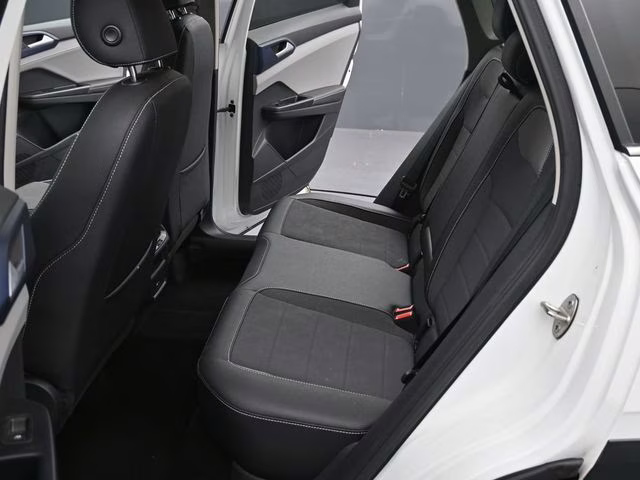 2024 White Volkswagen Taos 1.5T SE FWD SUV