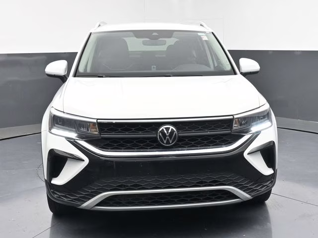 2024 White Volkswagen Taos 1.5T SE FWD SUV