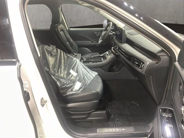 2026 Pristine White Metallic Tri-Coat Lincoln Aviator Reserve AWD SUV