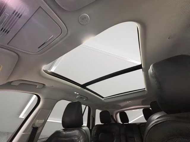 2026 Pristine White Metallic Tri-Coat Lincoln Aviator Reserve AWD SUV