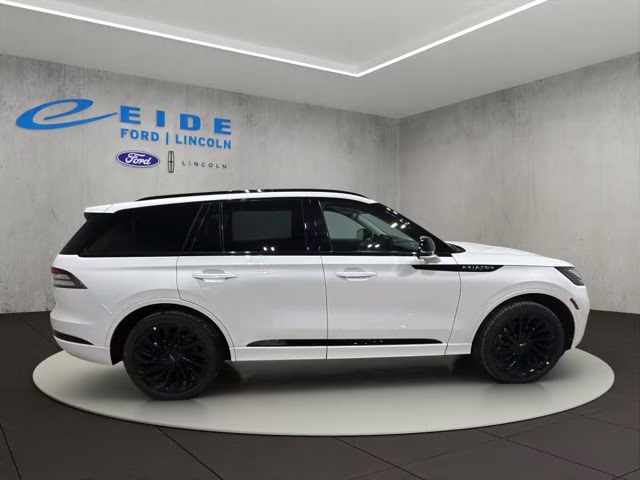 2026 Pristine White Metallic Tri-Coat Lincoln Aviator Reserve AWD SUV