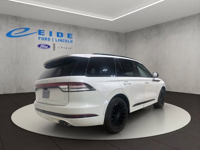 2026 Pristine White Metallic Tri-Coat Lincoln Aviator Reserve AWD SUV