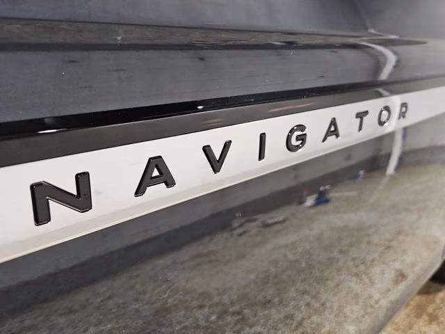 2026 Flight Blue Metallic Clearcoat Lincoln Navigator Reserve 4X4 SUV