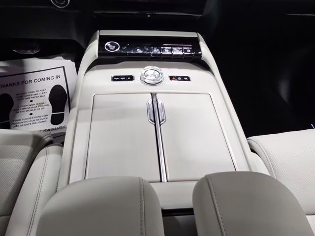 2026 Gray Mist Metallic Tri-Coat Lincoln Navigator L Reserve 4X4 SUV