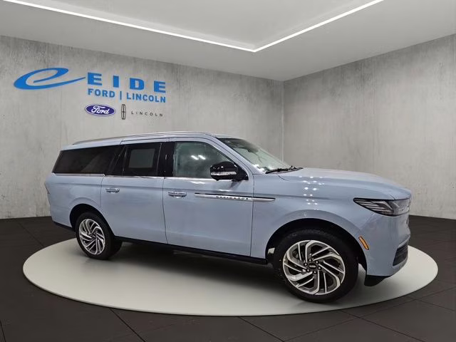 2026 Gray Mist Metallic Tri-Coat Lincoln Navigator L Reserve 4X4 SUV