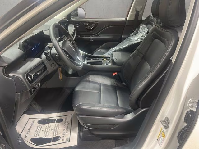 2026 Pristine White Metallic Tri-Coat Lincoln Aviator Reserve AWD SUV