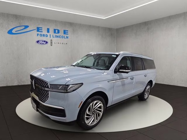 2026 Gray Mist Metallic Tri-Coat Lincoln Navigator L Reserve 4X4 SUV