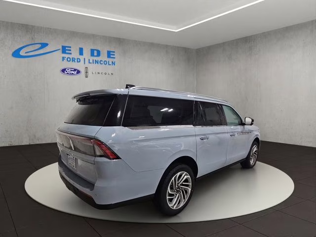 2026 Gray Mist Metallic Tri-Coat Lincoln Navigator L Reserve 4X4 SUV