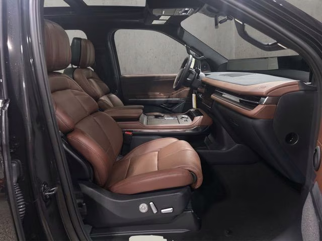 2026 Infinite Black Metallic Clearcoat Lincoln Navigator L Reserve 4X4 SUV