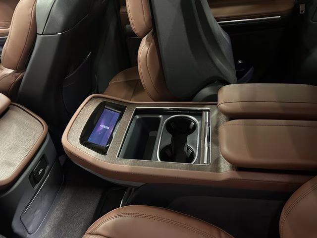 2026 Infinite Black Metallic Clearcoat Lincoln Navigator L Reserve 4X4 SUV