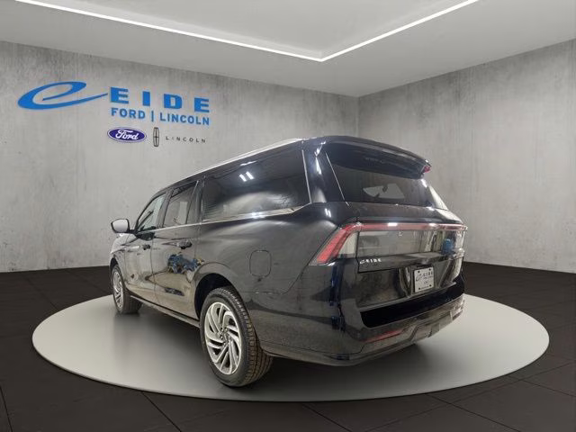 2026 Infinite Black Metallic Clearcoat Lincoln Navigator L Reserve 4X4 SUV