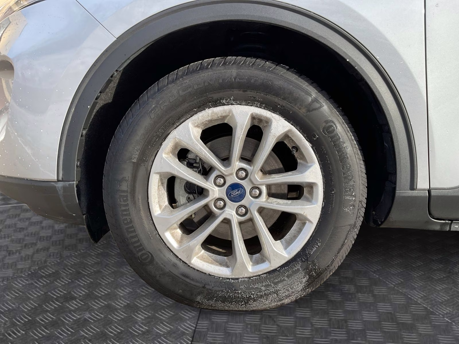 2021 Silver Metallic Ford Escape SE AWD SUV