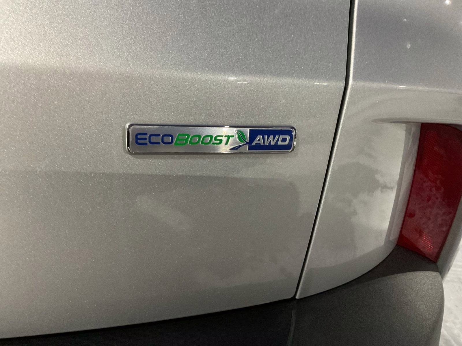 2021 Silver Metallic Ford Escape SE AWD SUV