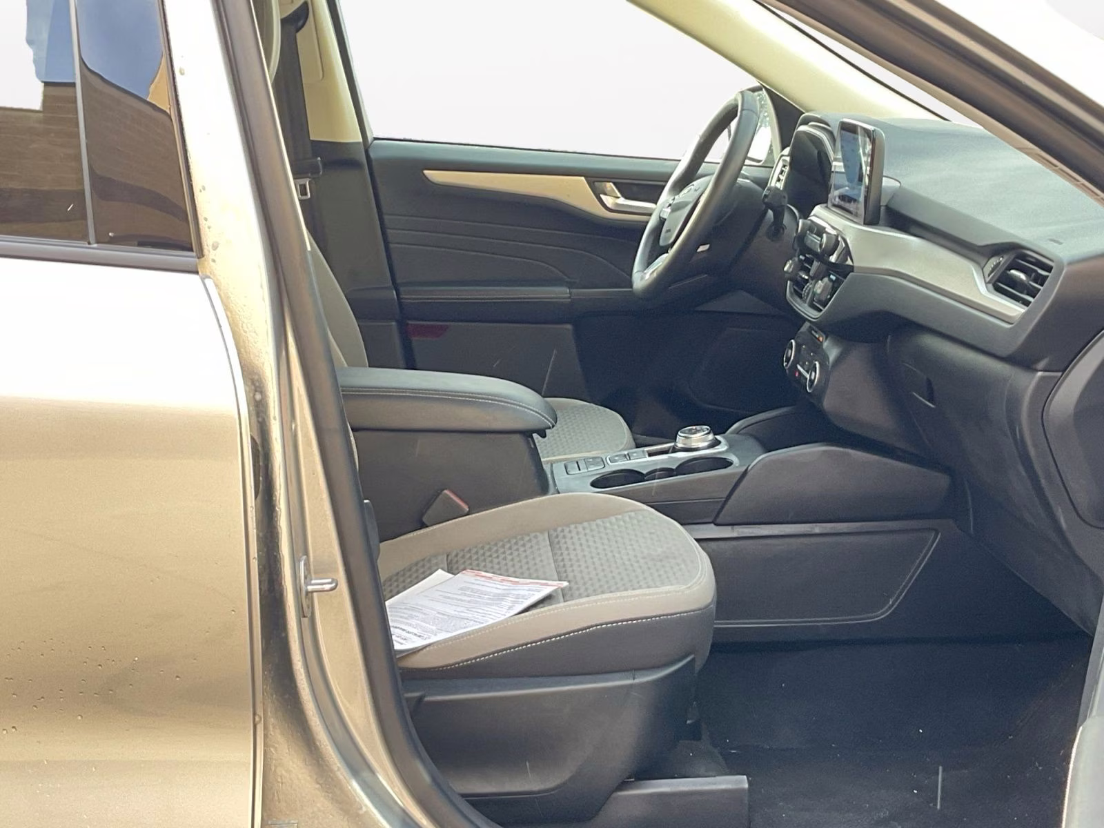 2021 Silver Metallic Ford Escape SE AWD SUV