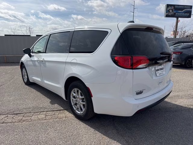 2026 Bright White Clearcoat Chrysler Voyager LX FWD Van