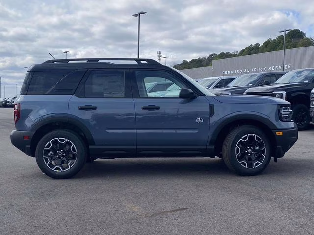 2026 Azure Gray Metallic Ford Bronco Sport Outer Banks 4X4 SUV