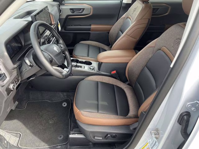 2026 White Metallic Ford Bronco Sport Outer Banks 4X4 SUV