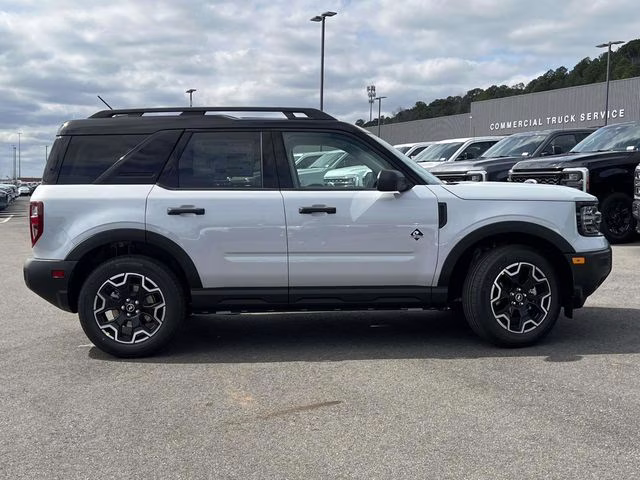 2026 White Metallic Ford Bronco Sport Outer Banks 4X4 SUV