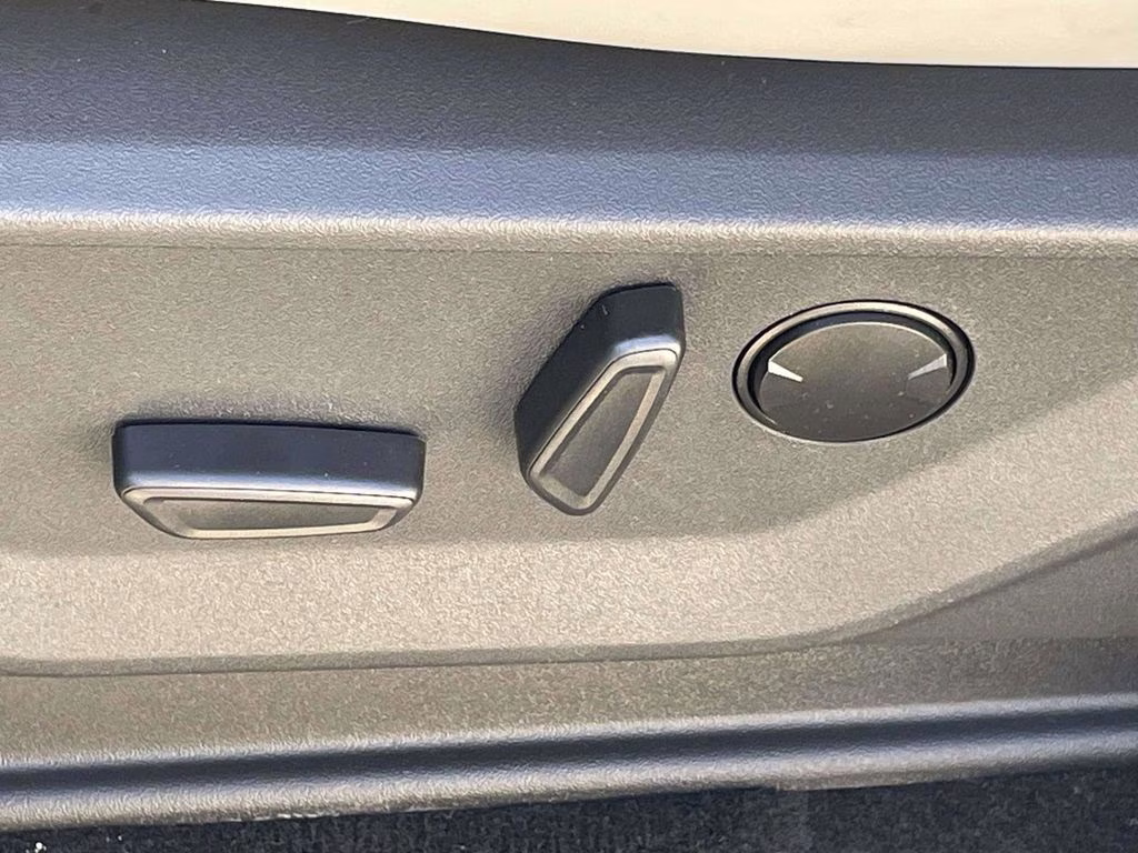 2026 Star White Metallic Tri-Coat Ford Expedition Max Active RWD SUV