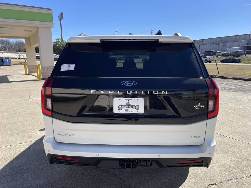 2026 Star White Metallic Tri-Coat Ford Expedition Max Active RWD SUV