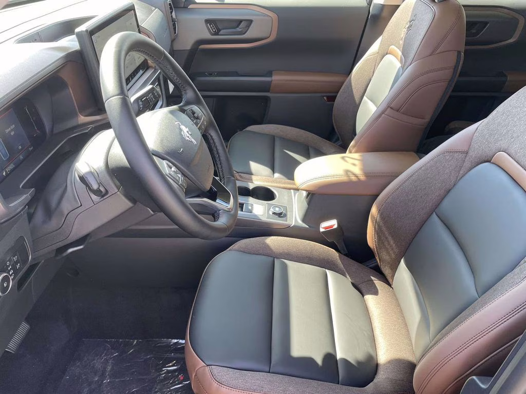 2026 Oxford White Ford Bronco Sport Outer Banks 4X4 SUV