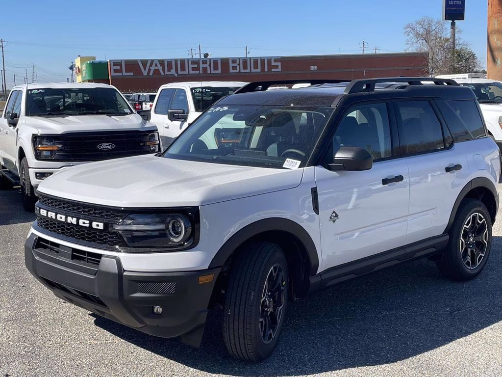 2026 Oxford White Ford Bronco Sport Outer Banks 4X4 SUV