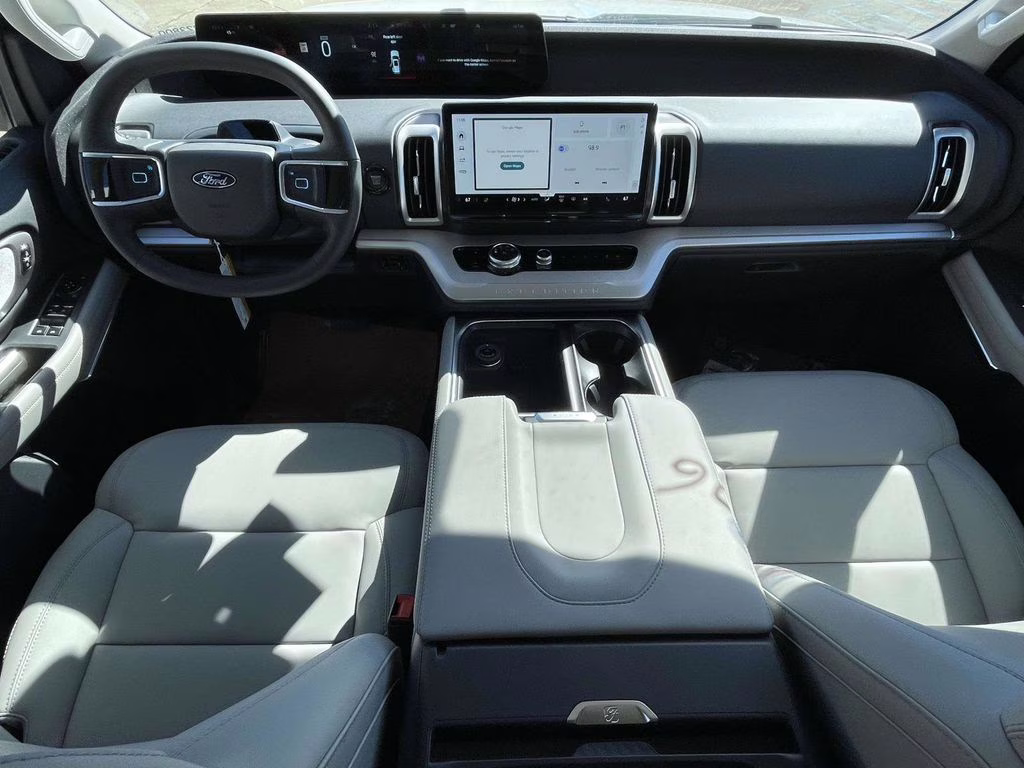 2026 Star White Metallic Tri-Coat Ford Expedition Max Active RWD SUV