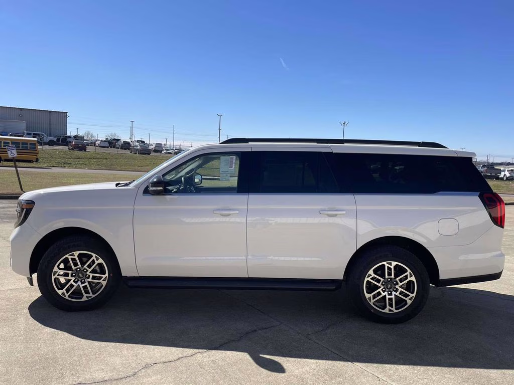 2026 Star White Metallic Tri-Coat Ford Expedition Max Active RWD SUV
