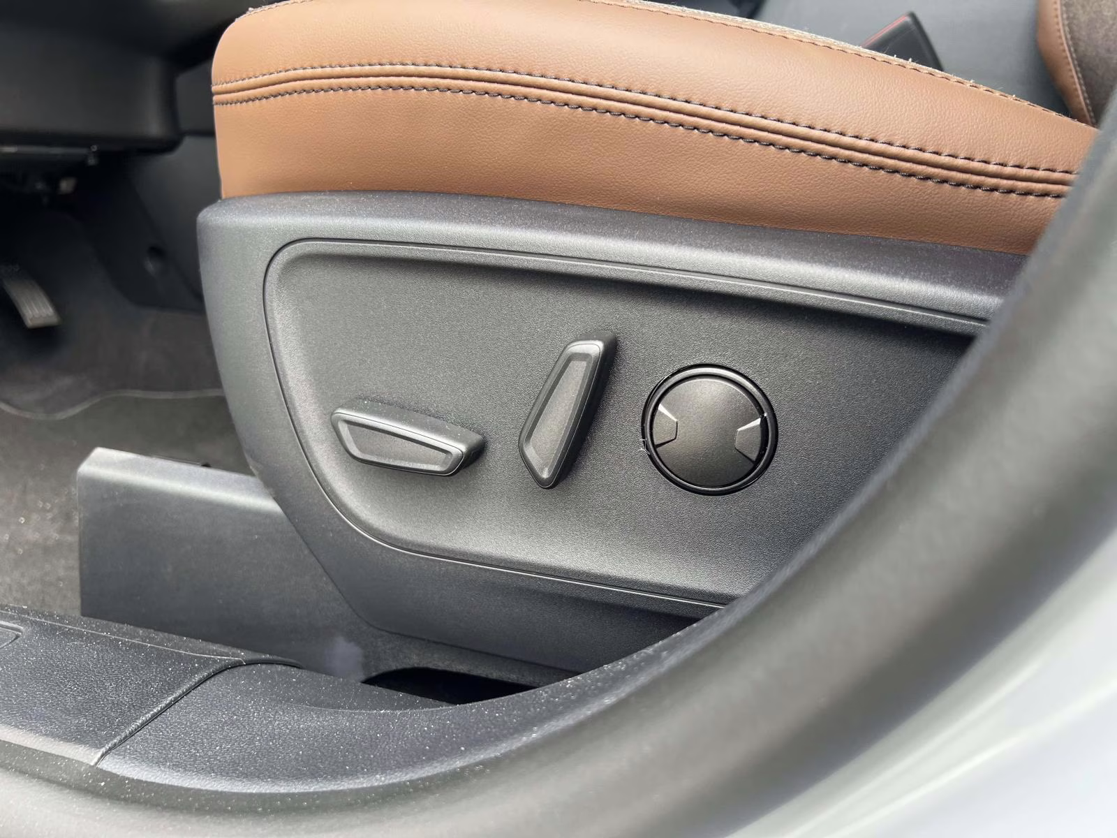 2026 White Metallic Ford Bronco Sport Outer Banks 4X4 SUV