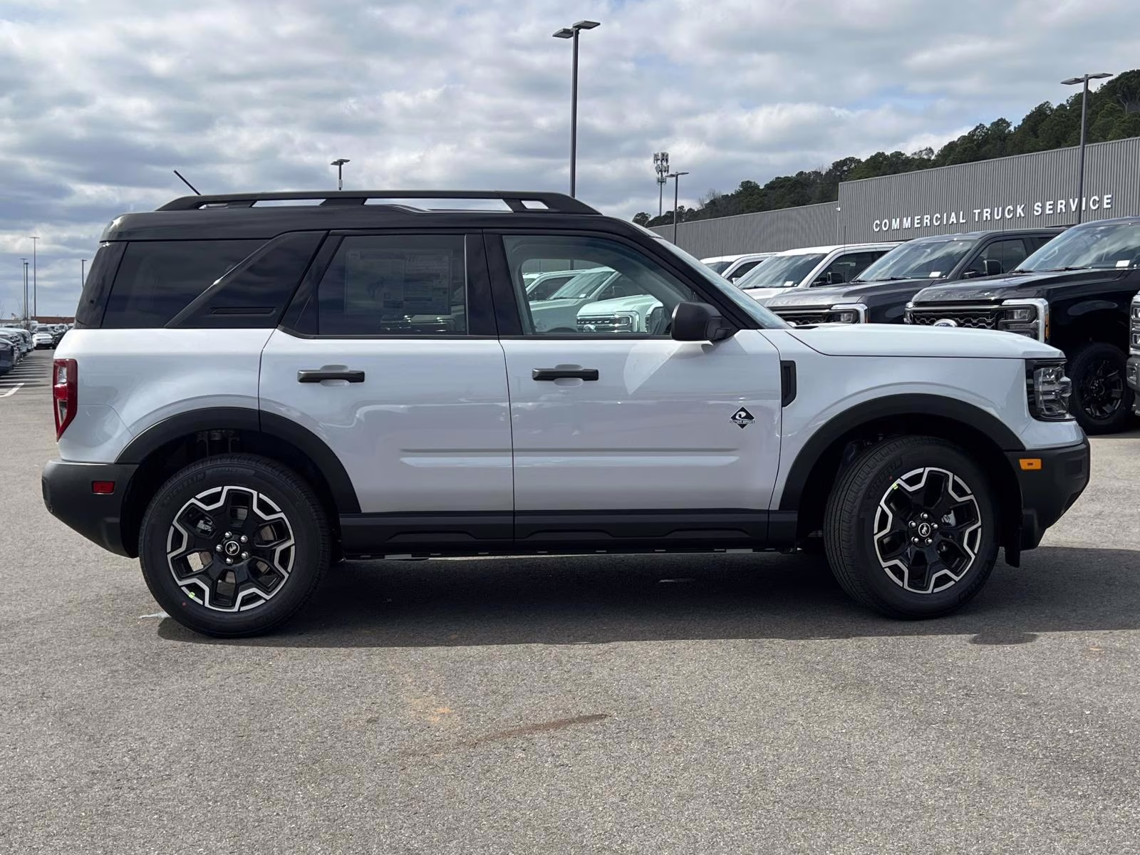 2026 White Metallic Ford Bronco Sport Outer Banks 4X4 SUV