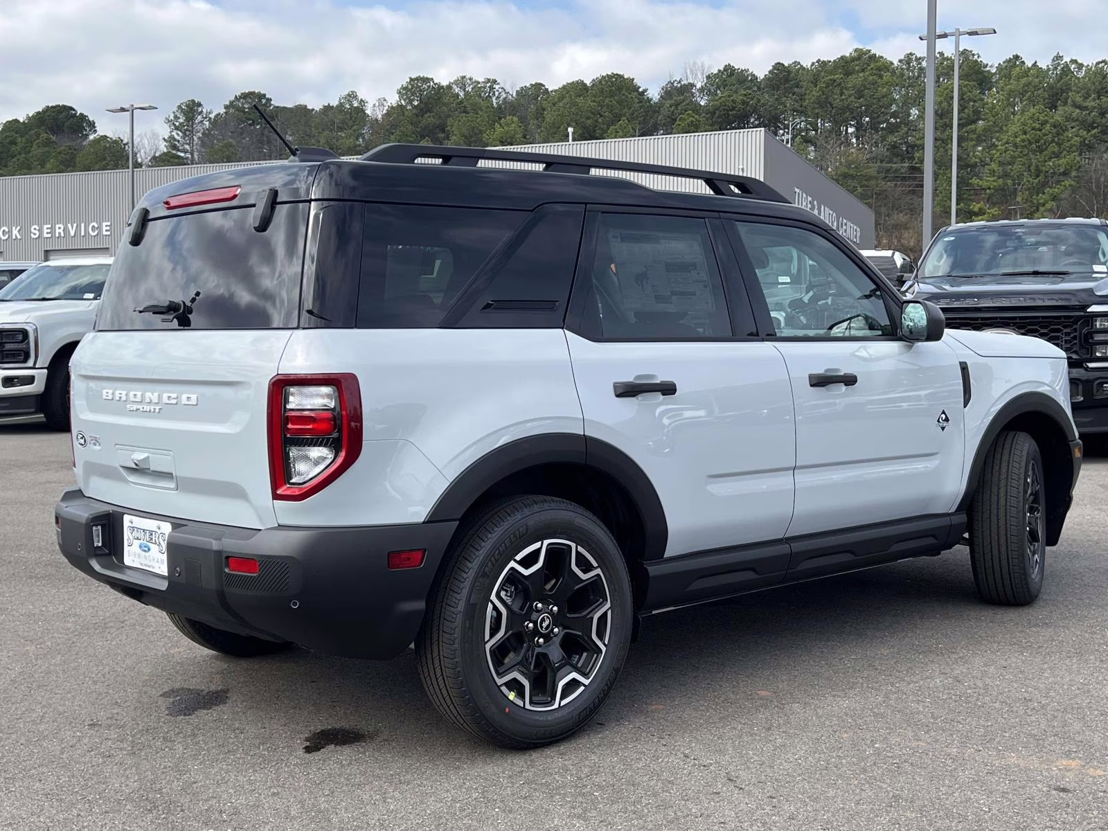 2026 White Metallic Ford Bronco Sport Outer Banks 4X4 SUV