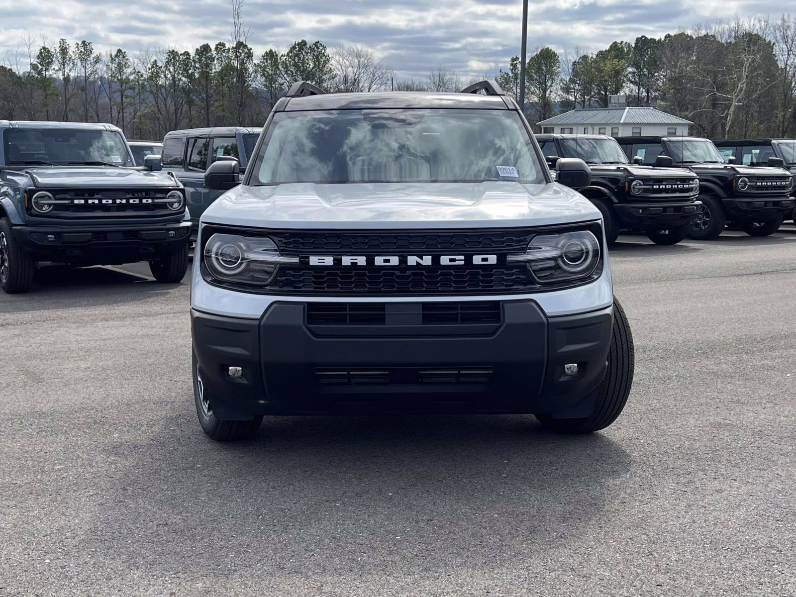 2026 White Metallic Ford Bronco Sport Outer Banks 4X4 SUV