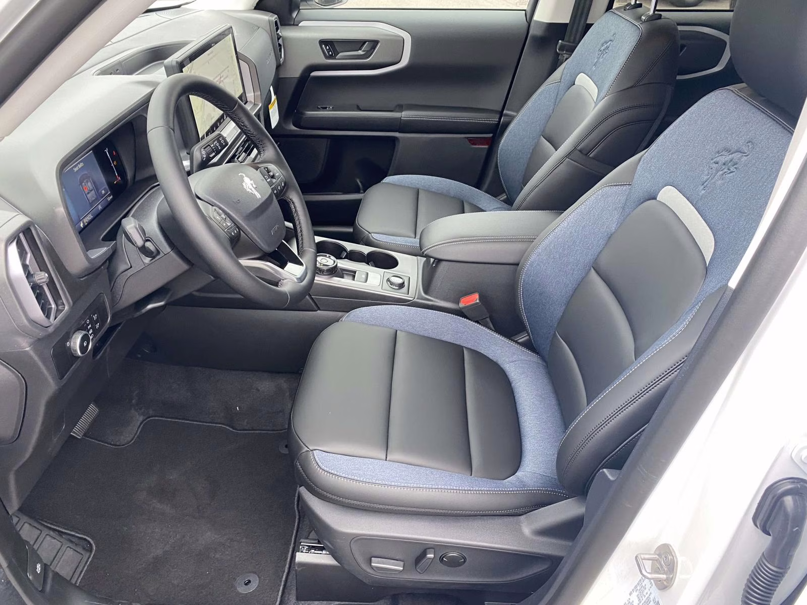 2026 Oxford White Ford Bronco Sport Outer Banks 4X4 SUV