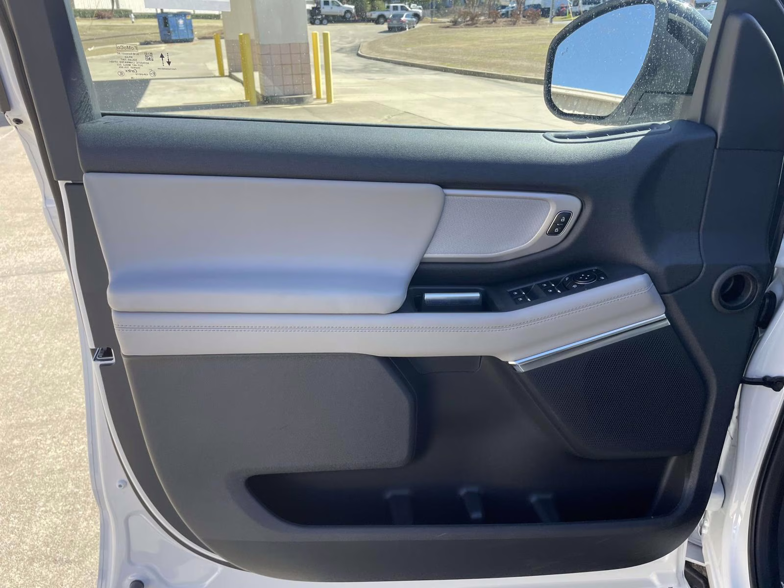 2026 Star White Metallic Tri-Coat Ford Expedition Max Active RWD SUV