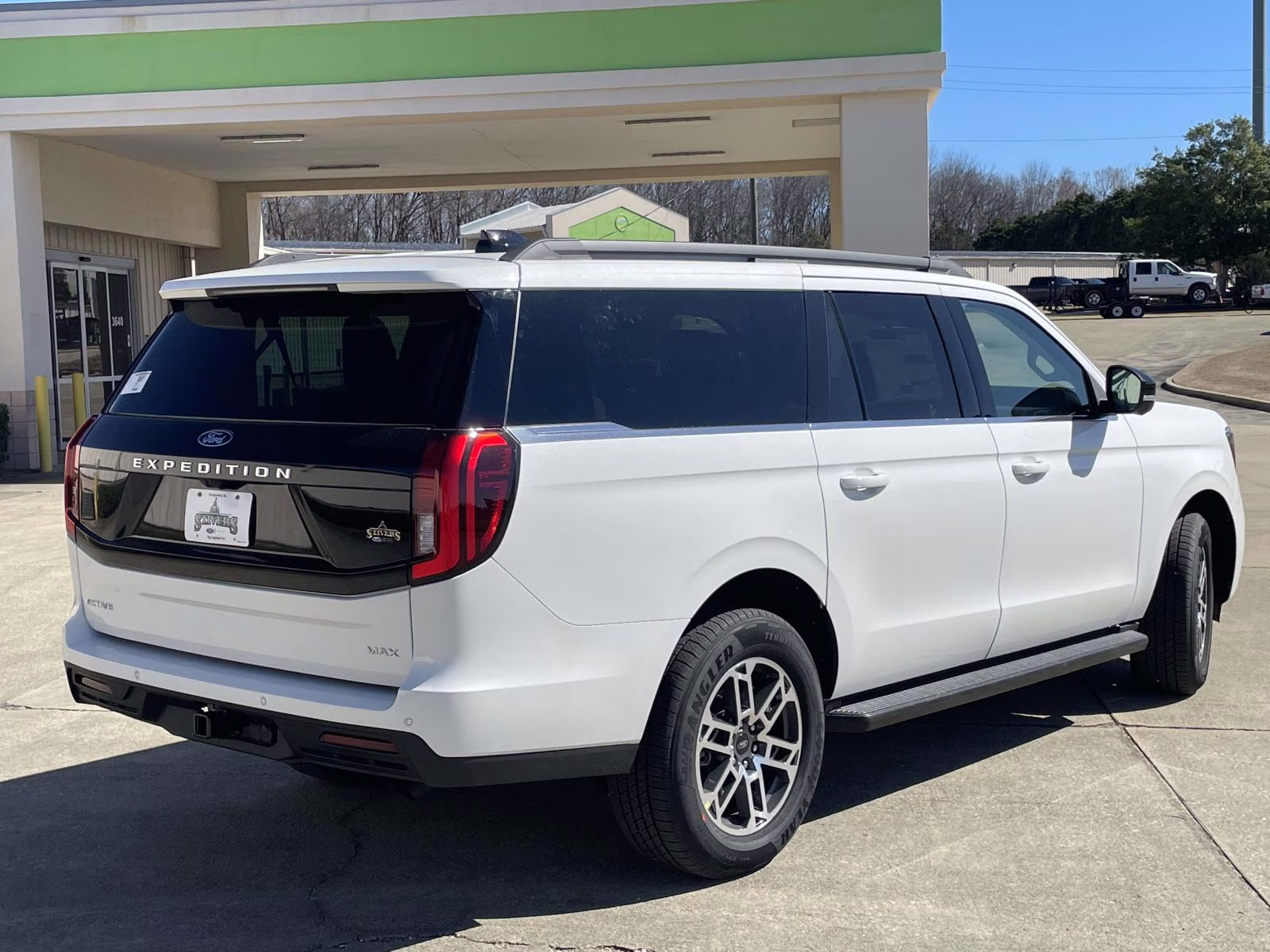 2026 Star White Metallic Tri-Coat Ford Expedition Max Active RWD SUV