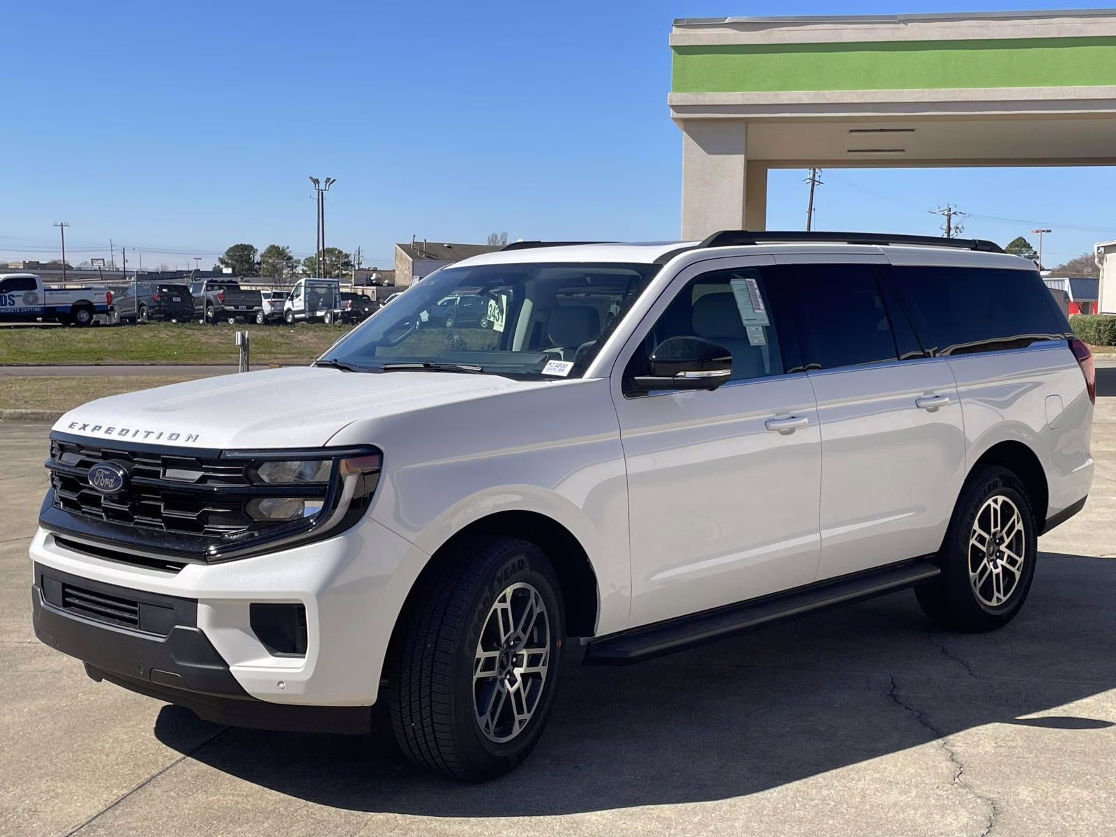 2026 Star White Metallic Tri-Coat Ford Expedition Max Active RWD SUV