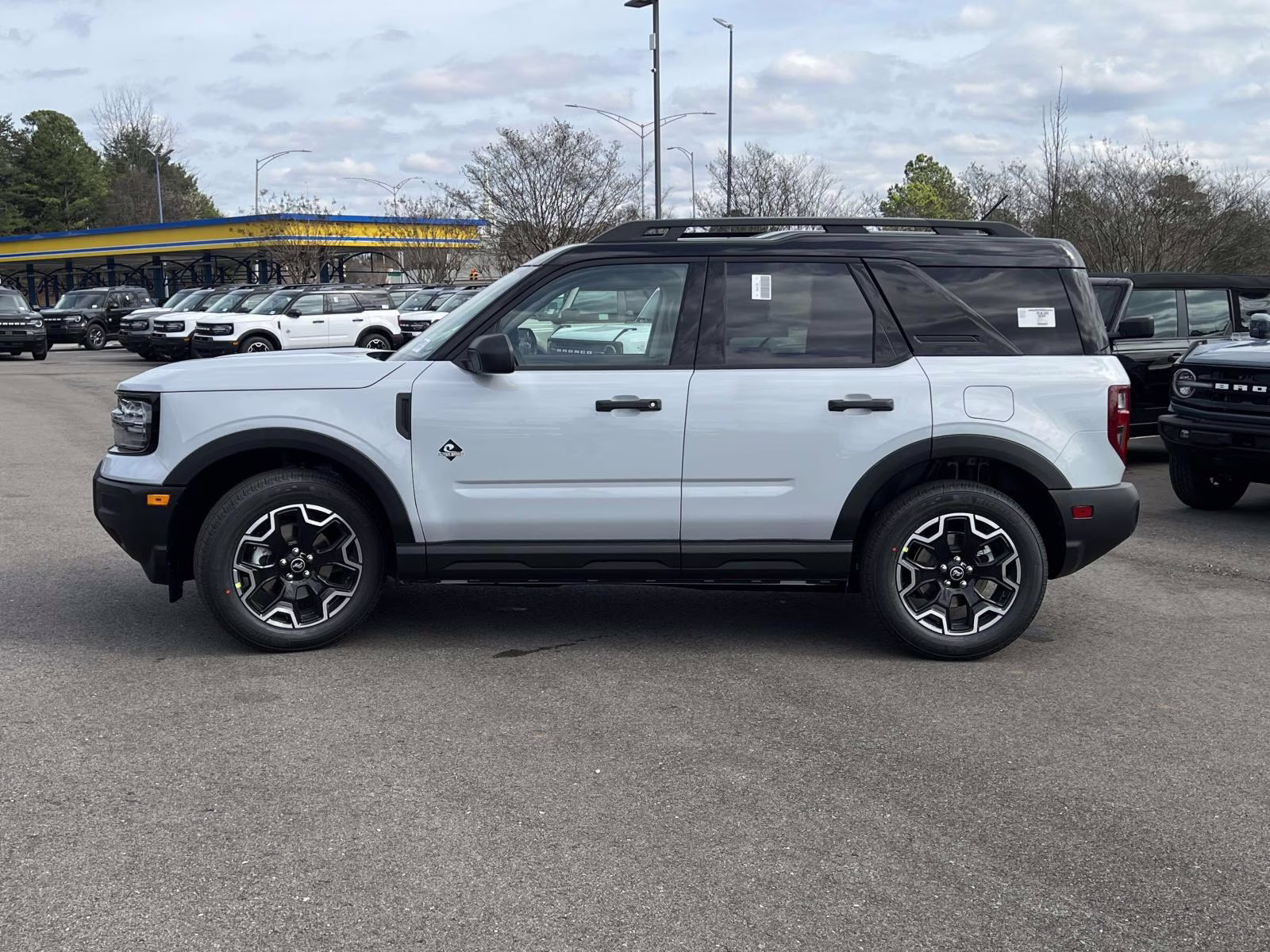 2026 White Metallic Ford Bronco Sport Outer Banks 4X4 SUV