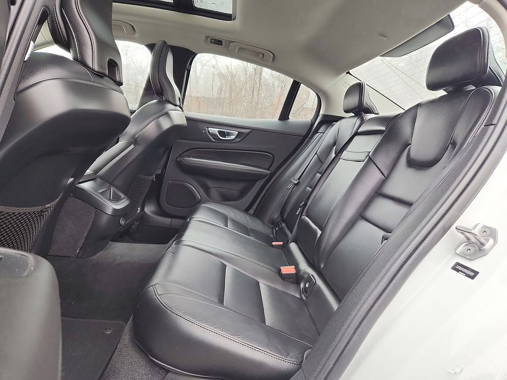 2021 Crystal White Volvo S60 T5 Momentum FWD Sedan