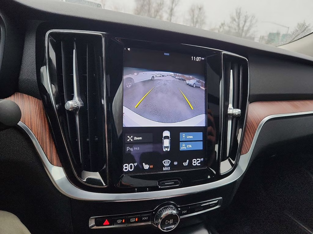 2021 Crystal White Volvo S60 T5 Momentum FWD Sedan