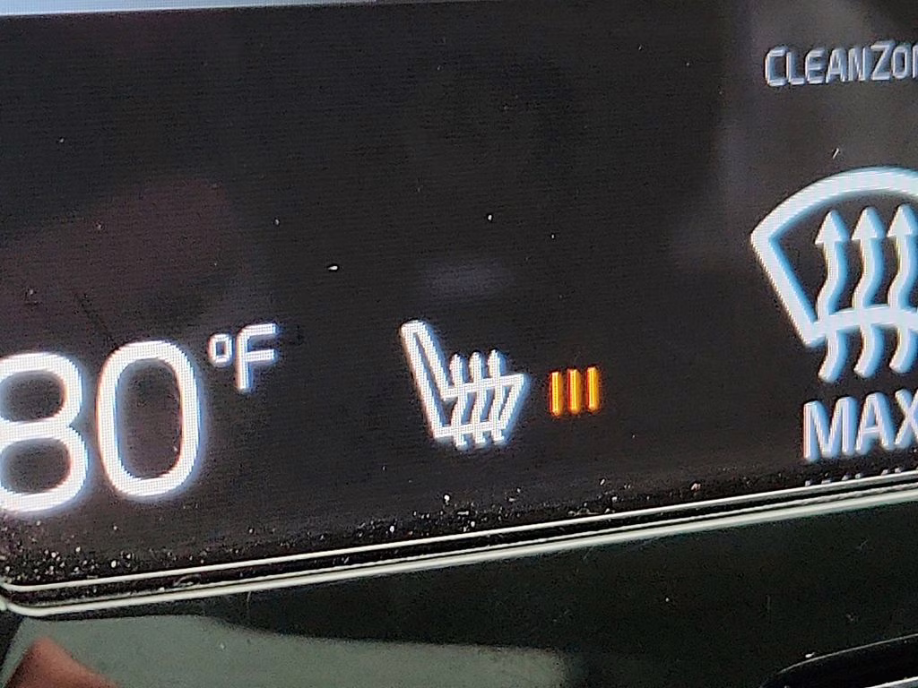 2021 Crystal White Volvo S60 T5 Momentum FWD Sedan