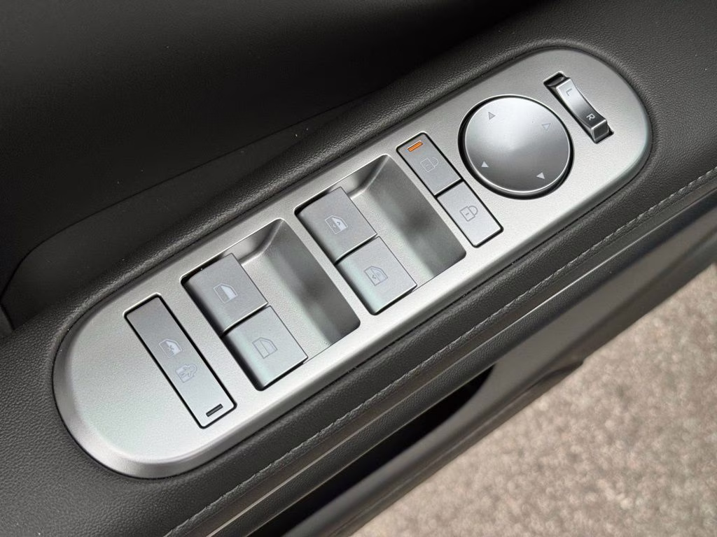 2026 Ecotronic Gray Pearl Hyundai Palisade SE FWD SUV