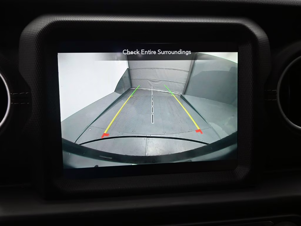 2022 Bright White Clearcoat Jeep Wrangler Unlimited Sahara 4X4 SUV