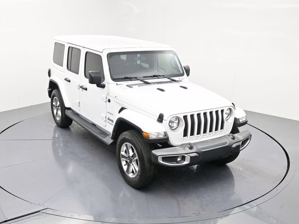 2022 Bright White Clearcoat Jeep Wrangler Unlimited Sahara 4X4 SUV