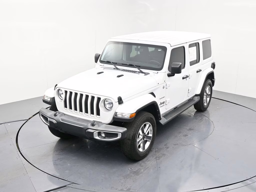 2022 Bright White Clearcoat Jeep Wrangler Unlimited Sahara 4X4 SUV