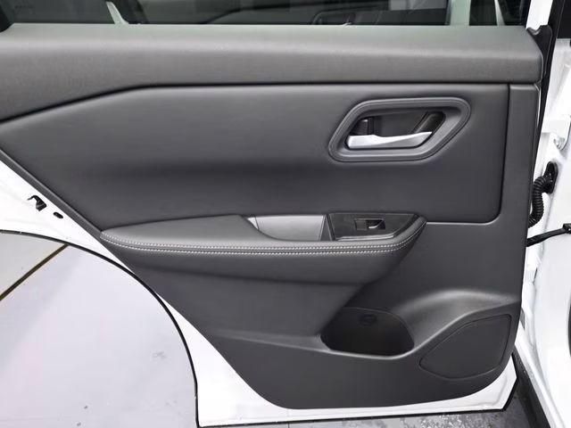 2026 Everest White Pearl Tricoat Nissan Rogue SV FWD SUV